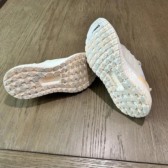 Adidas Women’s Ultraboost Size 7.5 - Picture 7 of 9